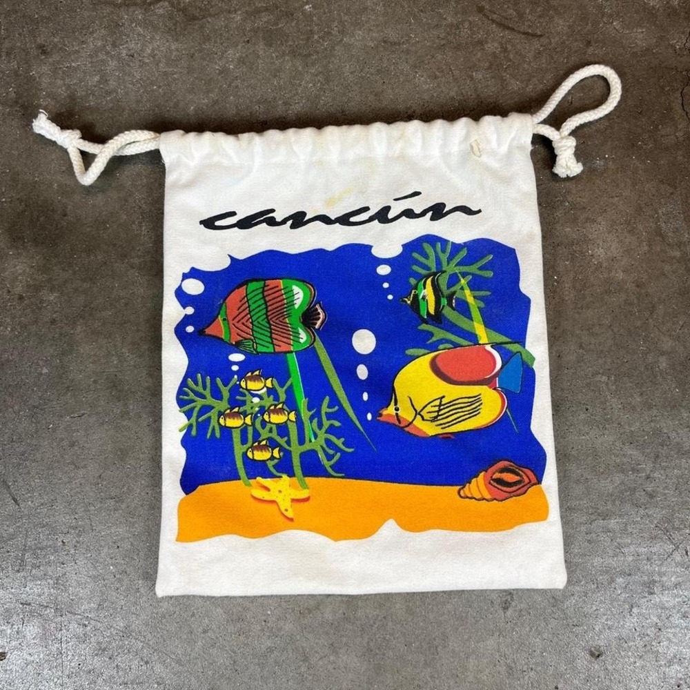 Vintage 90s bag with fish design